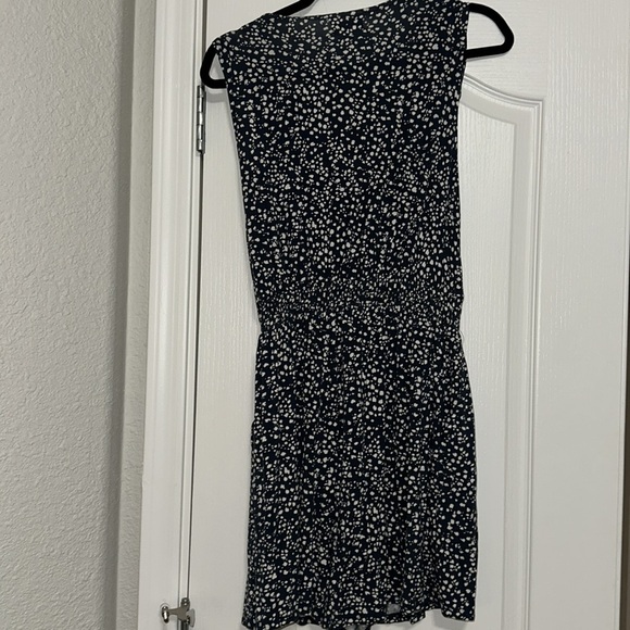 Maurices Navy and White Sleeveless V-Neck Romper size medium - Picture 5 of 7